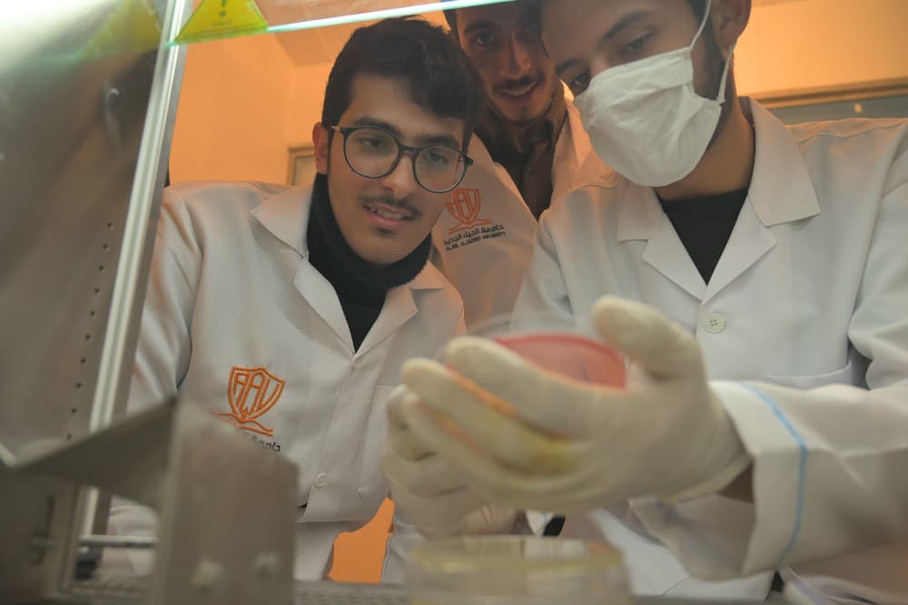 معمل الجراثيم والميكروبات 